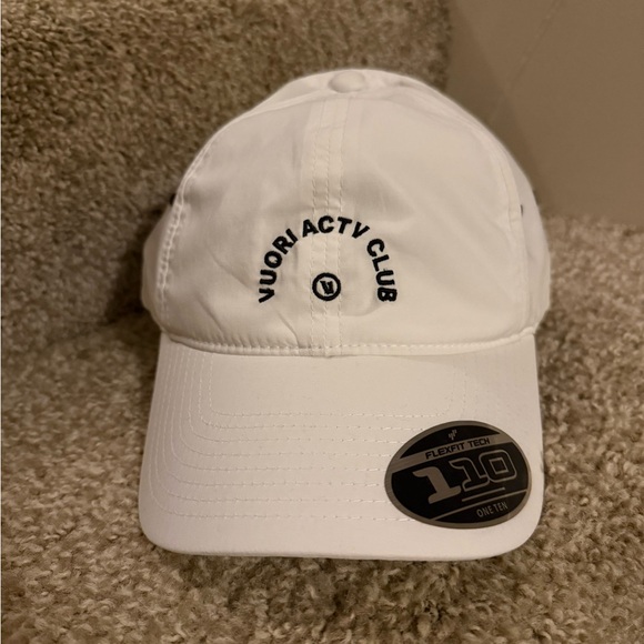 Vuori White ACTV Club Cap - Picture 1 of 1